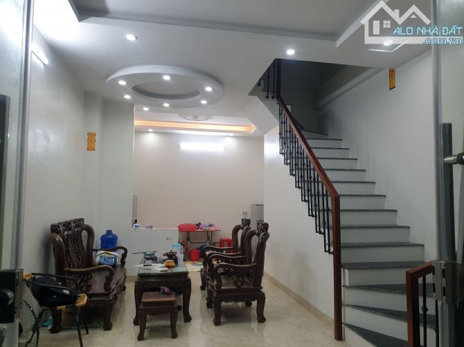 BÁN NHÀ ĐẸP 1.58 TỶ 3 TẦNG 45M2 ( ĐÔNG BẮC ) NGÕ KHU ĐỆ TỨ