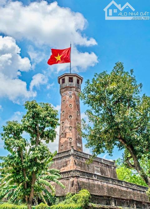 CỰC H.IẾ. M -GIỮA LÒNG PHỐ CỔ- DÂN XÂY- MẶT TIỀN 5 M- Ô TÔ ĐỖ CỬA- THOÁNG TRƯỚC SAU- LÝ NA