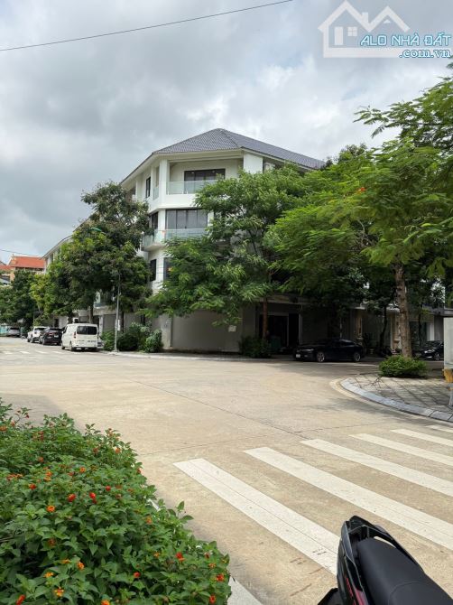 BÁN NHÀ LIỀN KỀ SIÊU ĐẸP – KĐT LÊ TRỌNG TẤN – 96M², 5 TẦNG, THANG MÁY – 25.5 TỶ