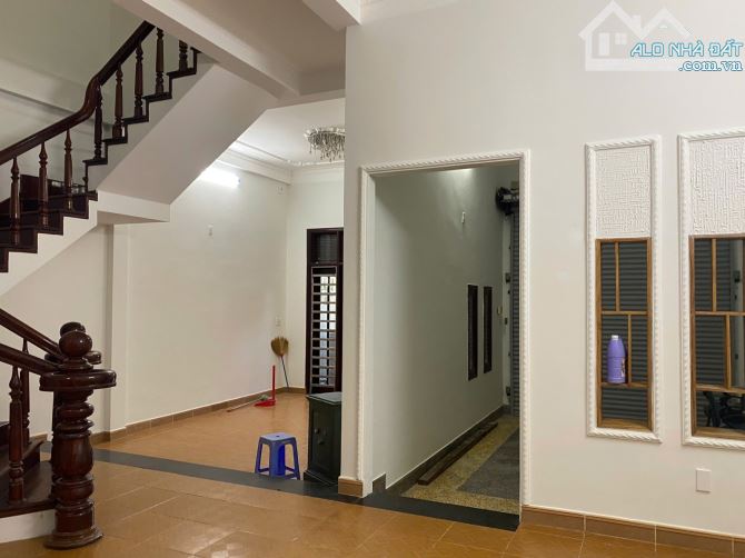 BIỆT THỰ 2 TẦNG SANG TRỌNG - DIỆN TÍCH 148.5 M2 - GIÁ 8.9 TỶ