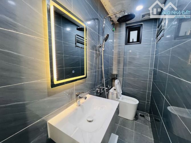 BÁN NHÀ HỒ TÙNG MẬU. Nhà mới: 5 tầng, full NỘI THẤT, DT: 30m, MT: 4m. GIÁ: 7,55 tỷ