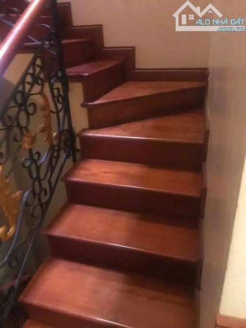 Đẳng Cấp Thương Mại – Nhà 7 Tầng Sang Trọng – Vị Trí Kim Cương Quận 1