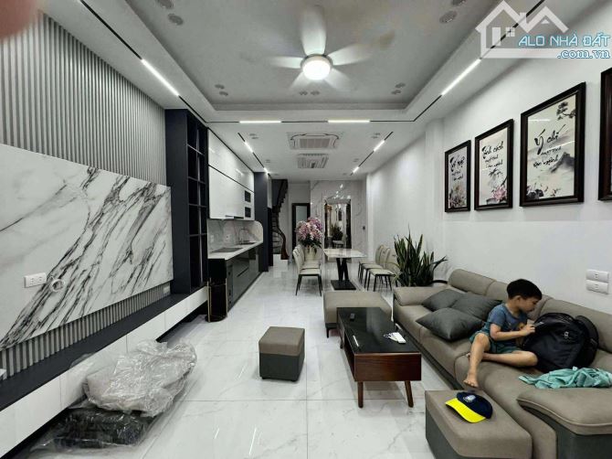 Độc quyền! Nguyễn Chí Thanh , ngõ thông, 35m ra ô tô, ngõ to, nhà mới, 41m2*5T
