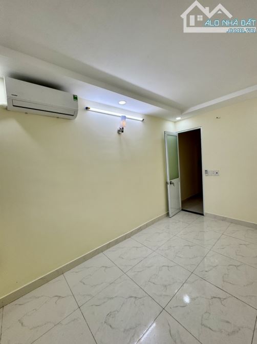 CMT8 quận 3 khu kinh doanh sầm uất giáp Tô Hiến Thành