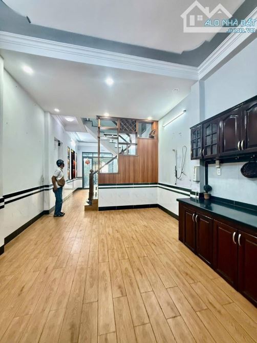 BÁN NHÀ TRẦN THỊ NĂM Q12 - 2 TẦNG 72M2 ( 4M X 18M) - HẺM 6M THÔNG - 5.17 TỶ.