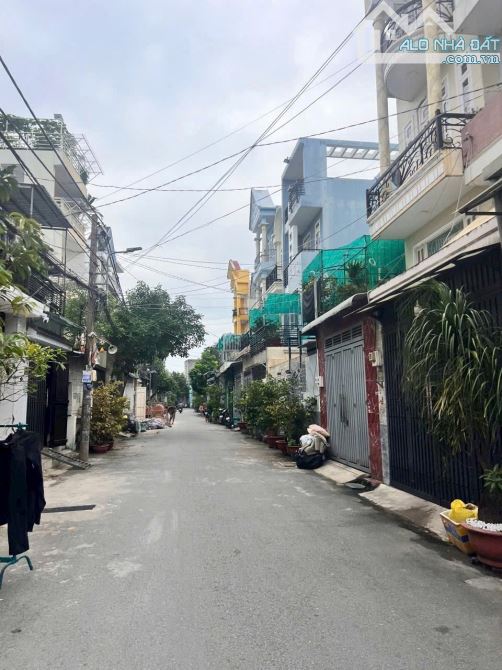 Nhỉnh 4 Tỷ, Cần Bán Lô Đất Tân Chánh Hiệp , Đất Trống Tiện Xây Mới, 93.4m2(4.9x20m)