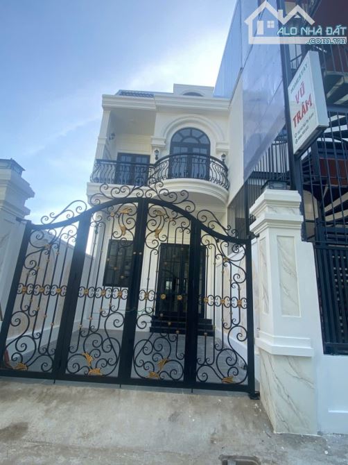🏡 Nhà 2 tầng tại khu vực sau lưng đường Đồng Khởi – TP. Huế, tân cổ điển sân đỗ oto