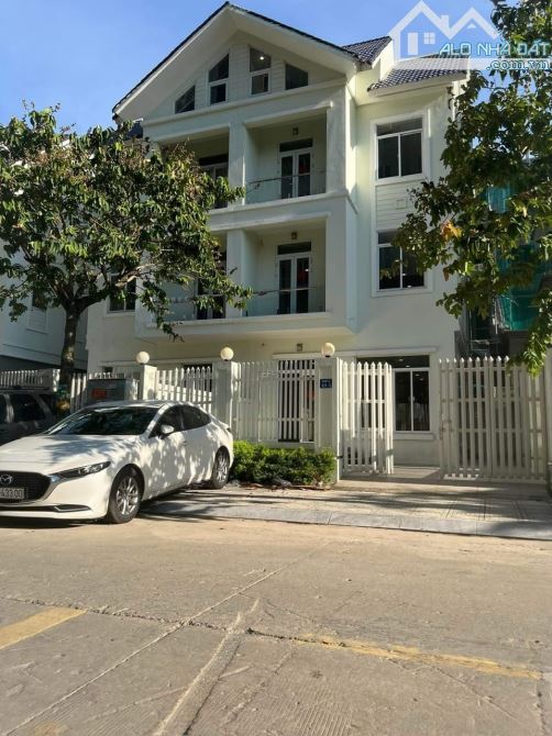 BÁN BIỆT THỰ ĐƠN LẬP KĐT NGHĨA ĐÔ (PHÍA ĐẦU STARLAKE) 400M2, MT18M, GIÁ BÁN 178TỶ