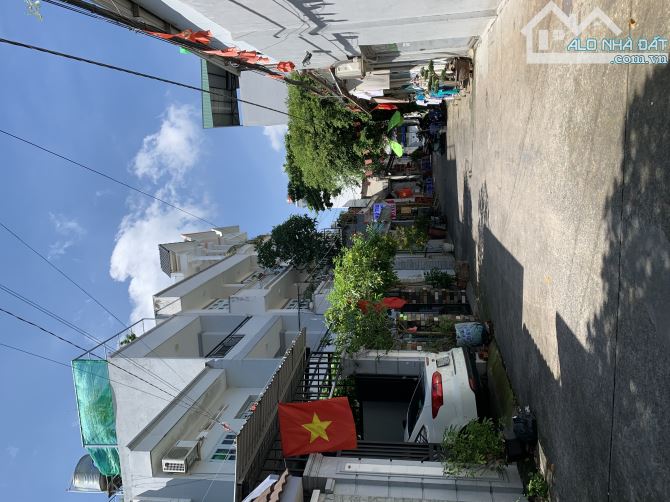 Bán nhà C4 cũ TRƯƠNG THỊ HOA Q12 _ HẺM 8m 🚘🚘. Về Gò Vấp 3 phút. 5x20m  💰6ty190