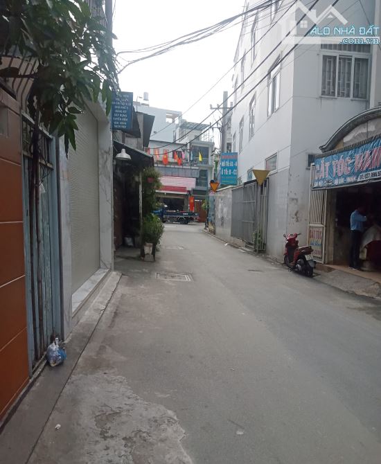 Bán nhà lô góc mặt tiền lạc Long Quân, Tân Bình, 54m, 2 tầng, đường 5m, giá 4.x tỷ