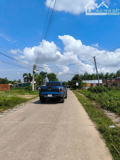 Cần bán 135m2 thổ cư view hồ Châu Pha