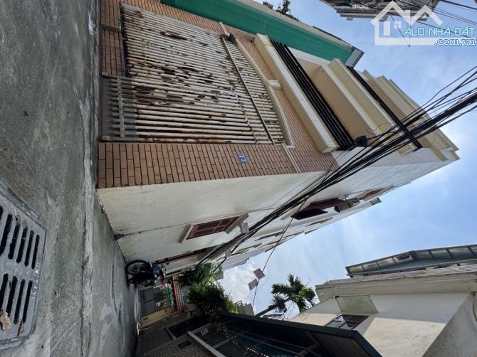 Nhỉnh hơn 10 tỷ/ 63 m2/4 tầng/ 5 M tiền/ Thạch Bàn.Gara Ô tô