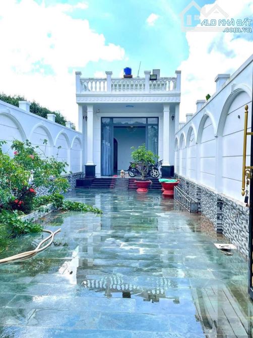 NHÀ TRỆT SÂN THƯỢNG GẦN CẦU RẠCH CHUỐI Đ.NGUYỄN VĂN CỪ NỐI DÀI DÂN CƯ ĐÔNG ĐÚC