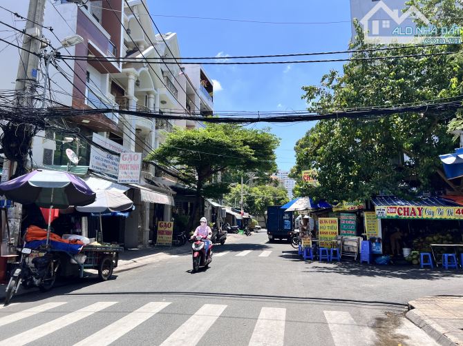 Bán nhà MT đường Hoàng Ngọc Phách Dt 5,3m x 18m có Thang Máy giá 17,5 tỷ