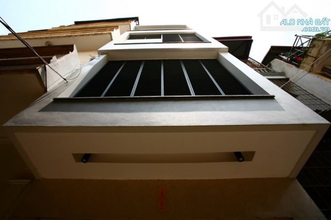 Cho thuê nhà Phố Nguyễn Chính, vừa KD online kết hợp ở gđ, 5 tầng x 45m2, thang máy