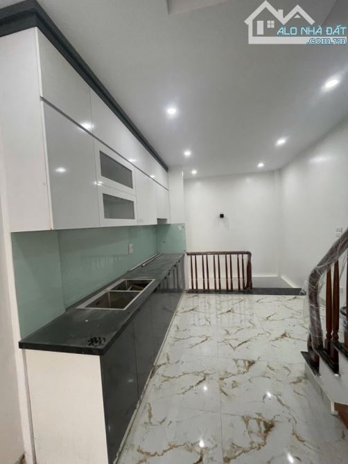 Bán gấp nhà tái định Cư Quỳnh đô ,ô tô ,phân lô ,vỉa hè giá đầu tư giá 7.8 tỷ