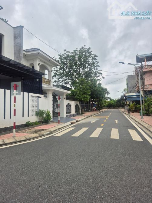 🛖: Bán nhà 4 tầng chung cư lương quán, nam sơn, DT 112m, Đường 12m 💸: 5,2 tỷ (02)