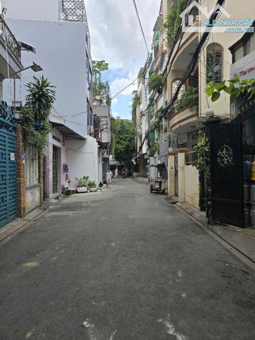 Giảm sâu 3tỷ! Bán nhà 3tầng QUANG TRUNG hẻm xe tải NGANG hiếm 6m gần Vincom Plaza