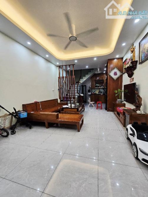 NHÀ ĐẸP HÀ TRÌ - HÀ ĐÔNG , NGÕ NÔNG - GẦN PHỐ , FULL NỘI THẤT , 38M2 - 4 TẦNG - GIÁ 7 TỶ
