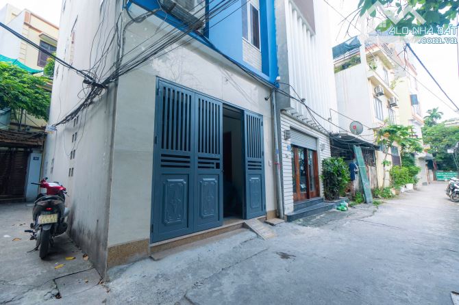 Cho thuê nhà nguyên căn ngõ 90 Đường Nam Dư, Phường Lĩnh Nam, Hoàng Mai. DT 38m x 4 tầng,