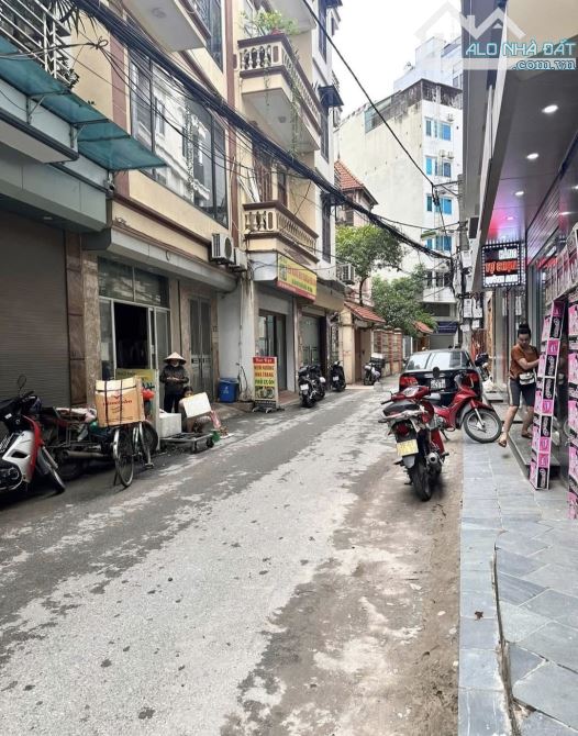 BÁN NHÀ NGUYỄN VĂN HUYÊN- 56M- Ô TÔ- KINH DOANH- GẦN PHỐ- 18.5 TỶ