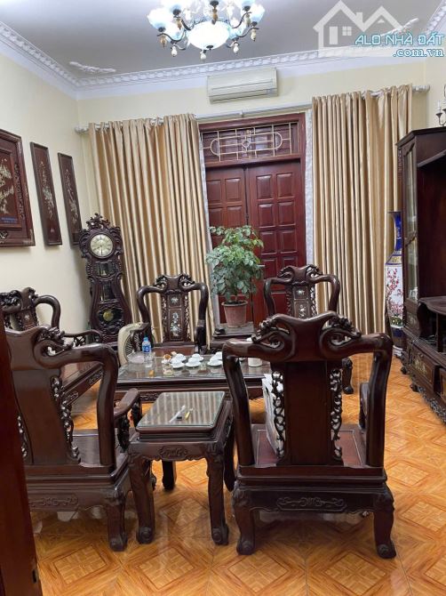 Cho thuê nhà mặt ngõ Tân Xuân, Đông Ngạc, Bắc Từ Liêm. DT 60m2 x 3.5 tầng, giá 15tr