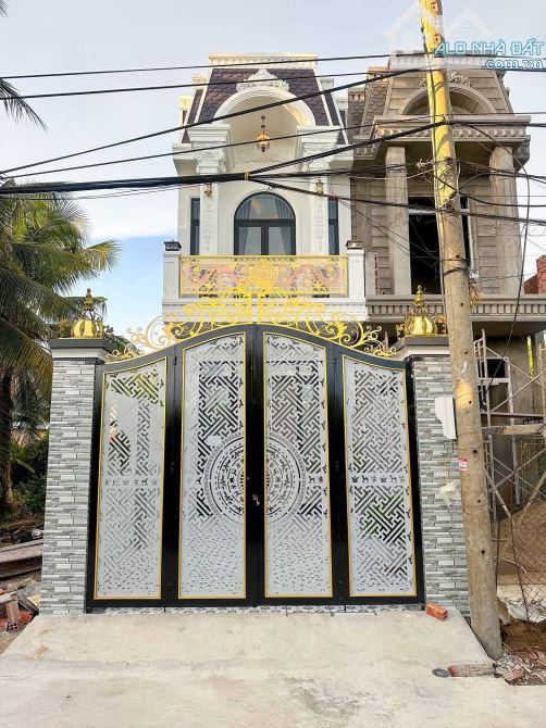 NHÀ TRỆT LẦU HẺM TỔ 3 Đ.NGUYỄN VĂN LINH CÓ SÂN RỘNG Ô TÔ GẦN ĐH Y DƯỢC, CHỢ BÀ BỘ