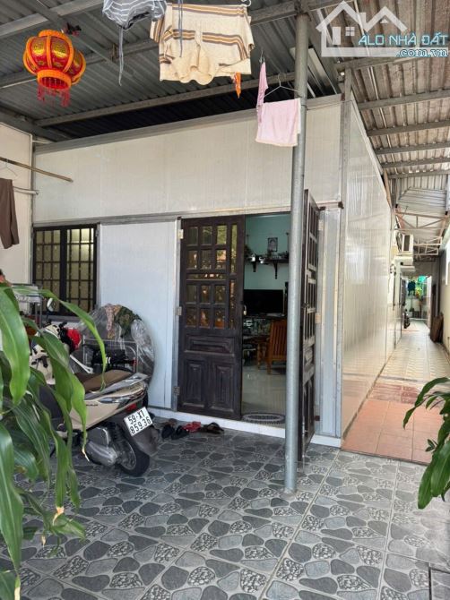 Bán nhà cấp 4 và 5 phòng trọ phía sau MT đường p.Đông Hòa Tp.Dĩ An chỉ 16ty TL M7367