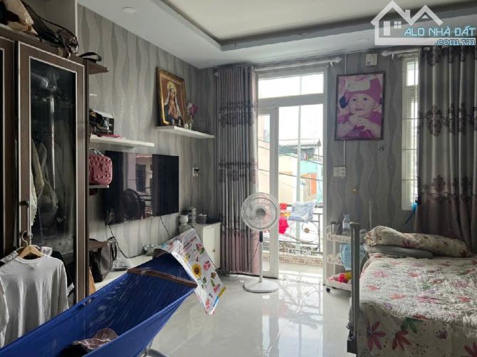 NHÀ 2 Tầng Xe Hơi Ngủ 8M–Kiều Đàm-P.Tân Hưng Quận 7 –Ngang 5M–Ngay Him Lam.Chỉ 11 Tỷ