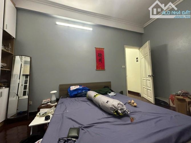 HOÀNG HOA THÁM-48Mx5TẦNG-MT HƠN 5M- Ô TÔ ĐỖ CỔNG- 4 NGỦ FULL-20MÔ TÔ TRÁNH-13TỶ - 10