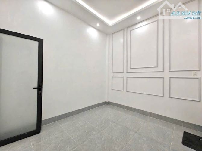 Gấp lắm rồi AC ơi, chú em ổng muốn bỏ xứ về quê trồng bơ nuôi á, nên bán căn nhà ở Tân An - 10