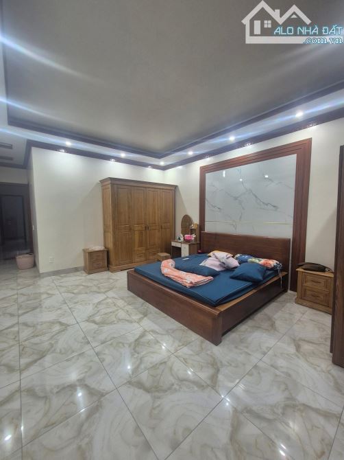 🛖: Bán nhà 4 tầng chung cư lương quán, nam sơn, DT 112m, Đường 12m 💸: 5,2 tỷ (02) - 10