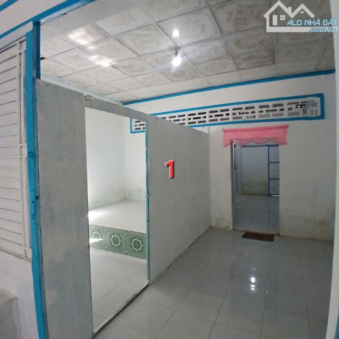 Nhà giá mềm gần khu dân cư 586 - 10