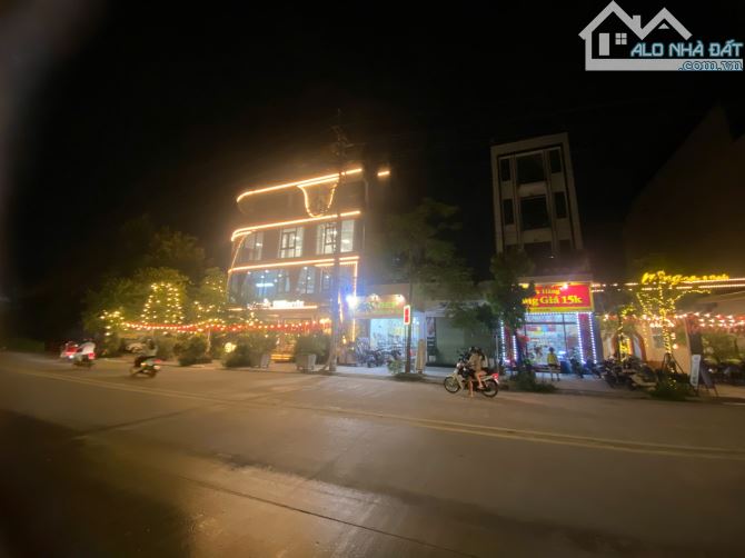 Siêu phẩm kinh doanh sầm uất ngày đêm 135m2 Đất, Mặt đường 35m tổ 2 TT Chi Đông - 6