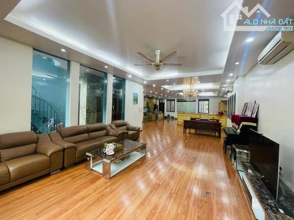 Bán Gấp Siêu Phẩm Phân Lô Phố Hoa Bằng, Cầu Giấy, DT 225M2, 6T, MT 9.5M, Giá 58.9Tỷ. - 3