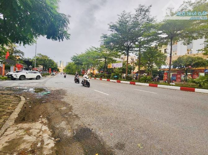 NGUYỄN PHONG SẮC - TRẦN ĐĂNG NINH - DT 22/26M - 6 TẦNG - ĐẲNG CẤP MẶT PHỐ - KINH DOANH - V - 1