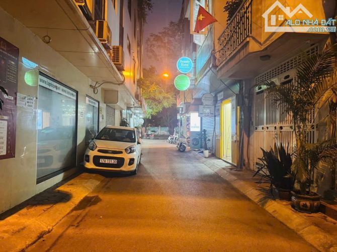 Bán nhà phố Nguyên Hồng - Nhà phân lô - Ô tô - KD sầm uất - 66m - Nhỉnh 27T