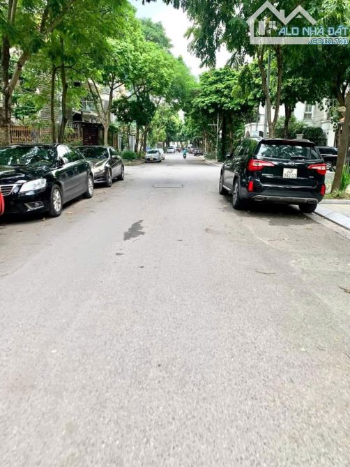 BÁN BIỆT THỰ ĐƠN LẬP HOÀNG QUÁN CHI (CẠNH CÔNG VIÊN CẦU GIẤY), 400M2, GIÁ BÁN 176 TỶ - 1