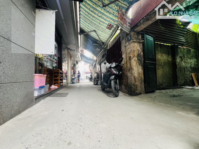 Đường Láng thế đất vàng 84m chỉ 16,5 tỷ, gần mặt đường, sổ chinhs chủ vuông vắn - 1