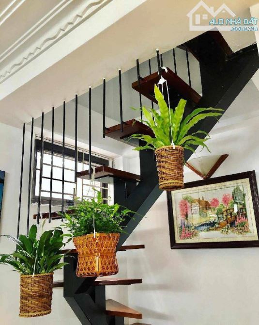 Nhà dân xây 4 tầng, gần hồ điều hòa, thông khắp ngả - 1