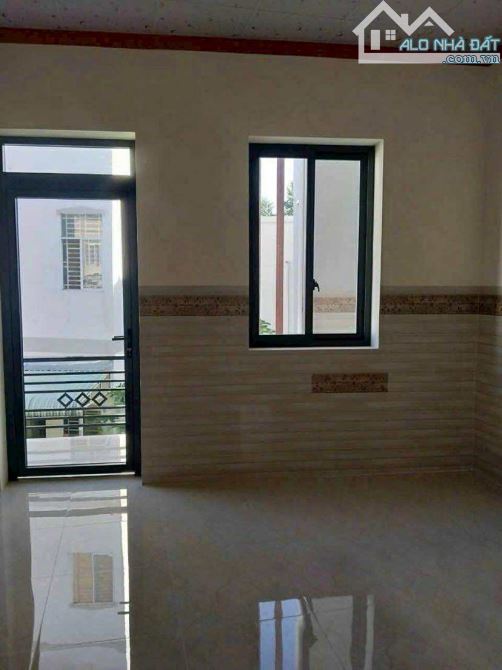 Cho thuê nhà 3 tầng đường Mậu Thân nối dài 7 triệu - 1