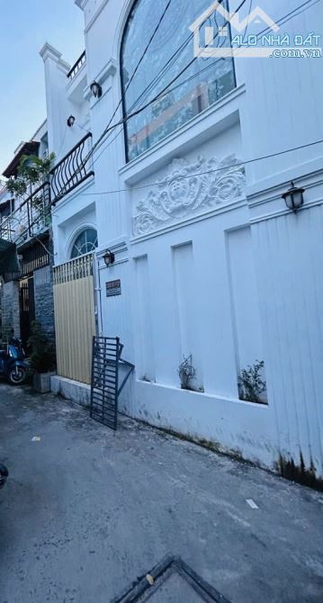 Nhà quận 7, mới toanh, gần quận 1, đại học Tôn Đức Thắng - 1