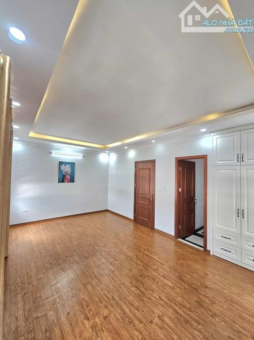 Căn góc, 6 tầng thang máy, oto vào tận gara, ngõ thông, dt 50m2, chủ bán gấp - 1