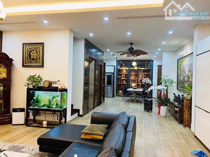 CẦN BÁN GẤP NHÀ ĐẸP THANG MÁY PHÂN LÔ LÁNG HẠ DT61m2- VỈA HÈ , Ô TÔ KINH DOANH - 1