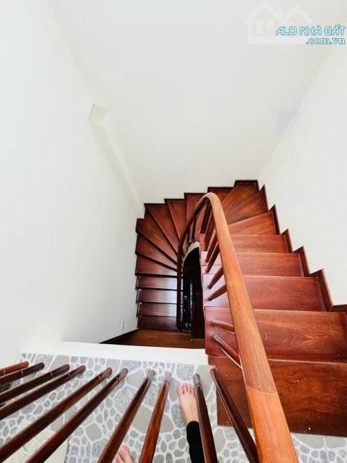 VIP Bán gấp- Hoàng Quốc Việt – Cầu Giấy  – 38m² - mặt tiền 3,6m - 5 tầng – Giá chỉ 14,5 tỷ - 1