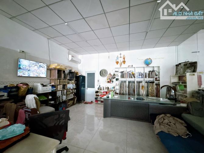 Showroom Góc 2 Mặt Tiền Quốc Lộ 1A 1000m2 Gần KCN AMATA  Vỉa Hè Đậu Cont Thoáng - 1