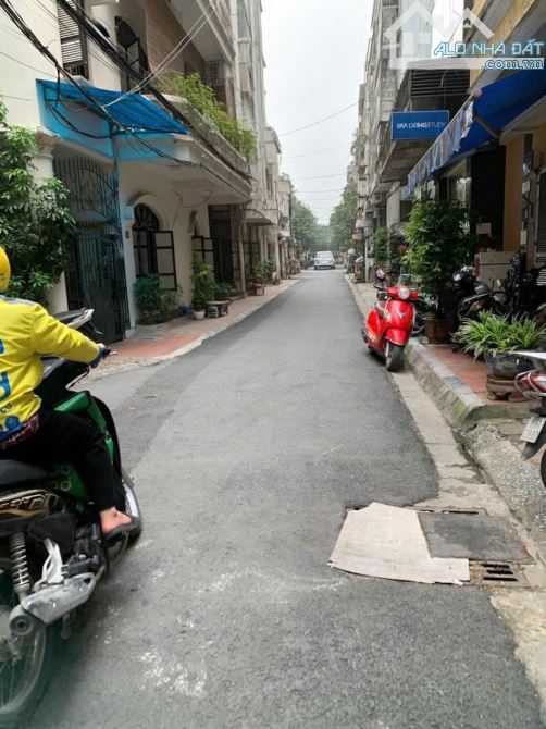 Tòa nhà văn phòng 110m2, 7 tầng, mt 8m, 54 tỷ, VIP phân lô Thái Hà ô tô tránh, ngõ thông - 1