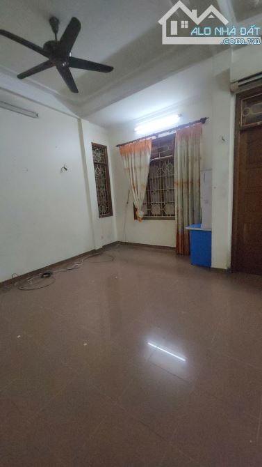 Cho thuê nhà nguyên căn ngõ Lương Yên, Hai Bà Trưng, 12tr/tháng. 4 tầng, 50m²/tầng, 5 ngủ, - 1