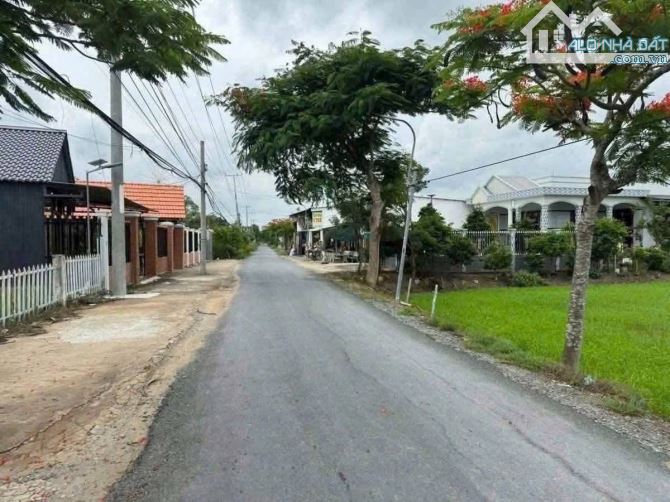 cần bán 111m2 đất thổ giá 389triệu thuộc Tân Lân, Cần Đước sổ sẵn - 1