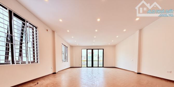 Bán nhà Việt Hưng 6 tầng thang máy, lô góc 2 mặt thoáng, ô tô nằm trong nhà - 1